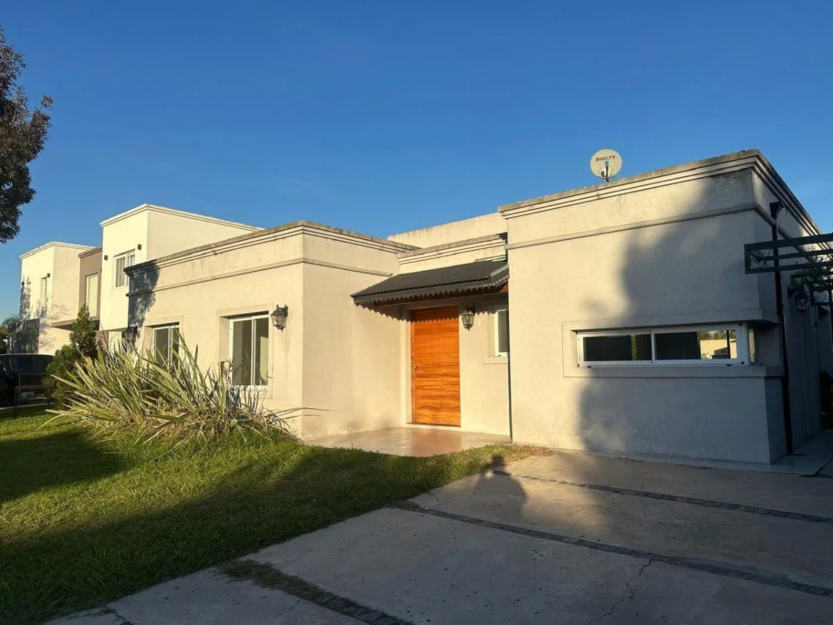 Hermosa Casa en Alquiler en Canning - Barrio Santa Juana