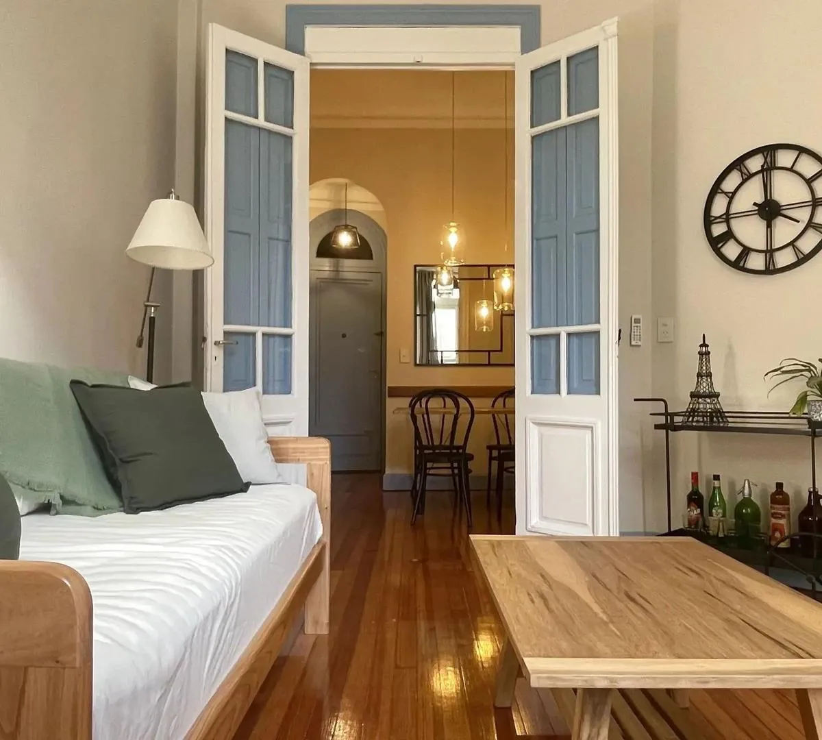 Apartamento mobiliado de 2 dormitórios em Retiro