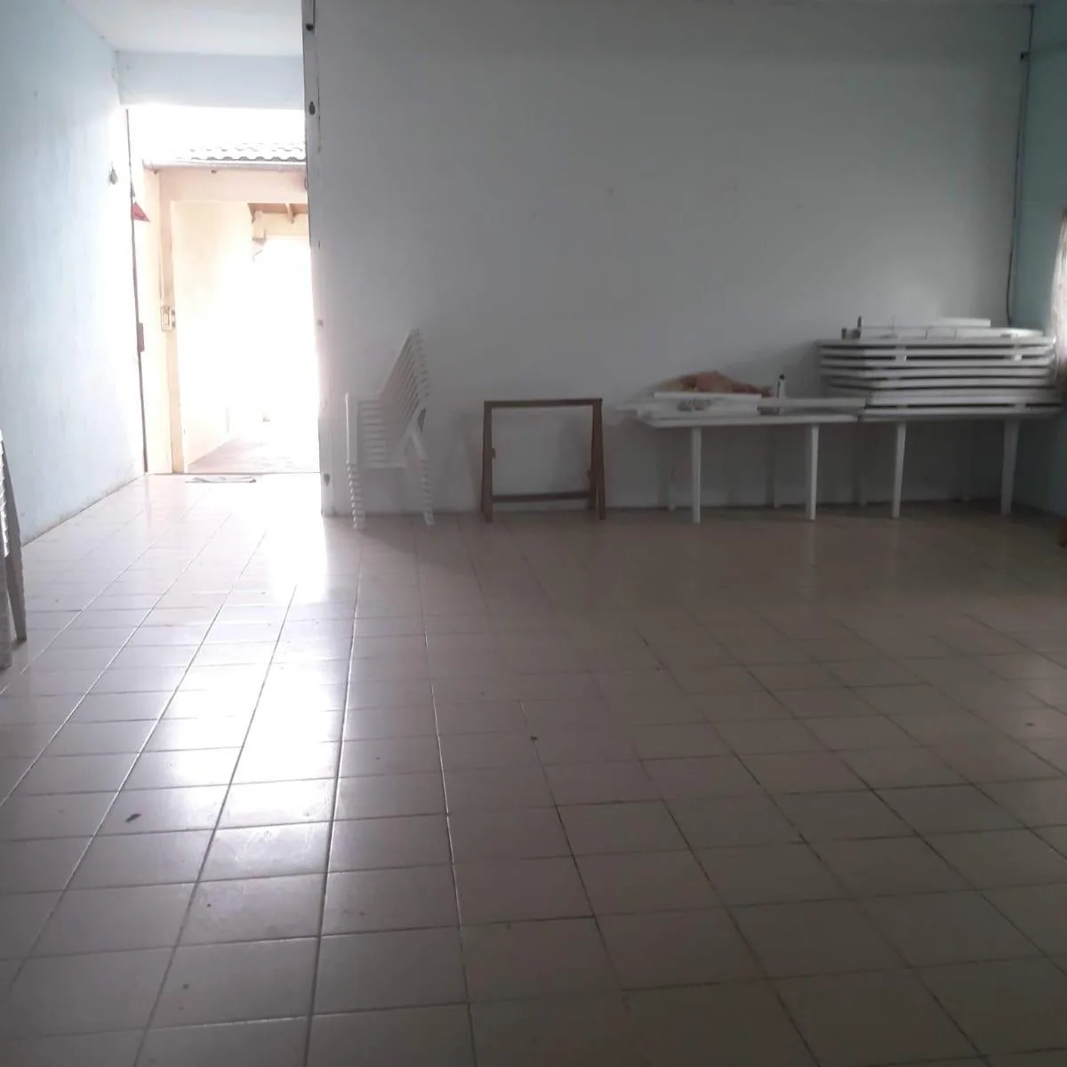 Amplio Galpón con Casa Arriba Cerca de La Feria