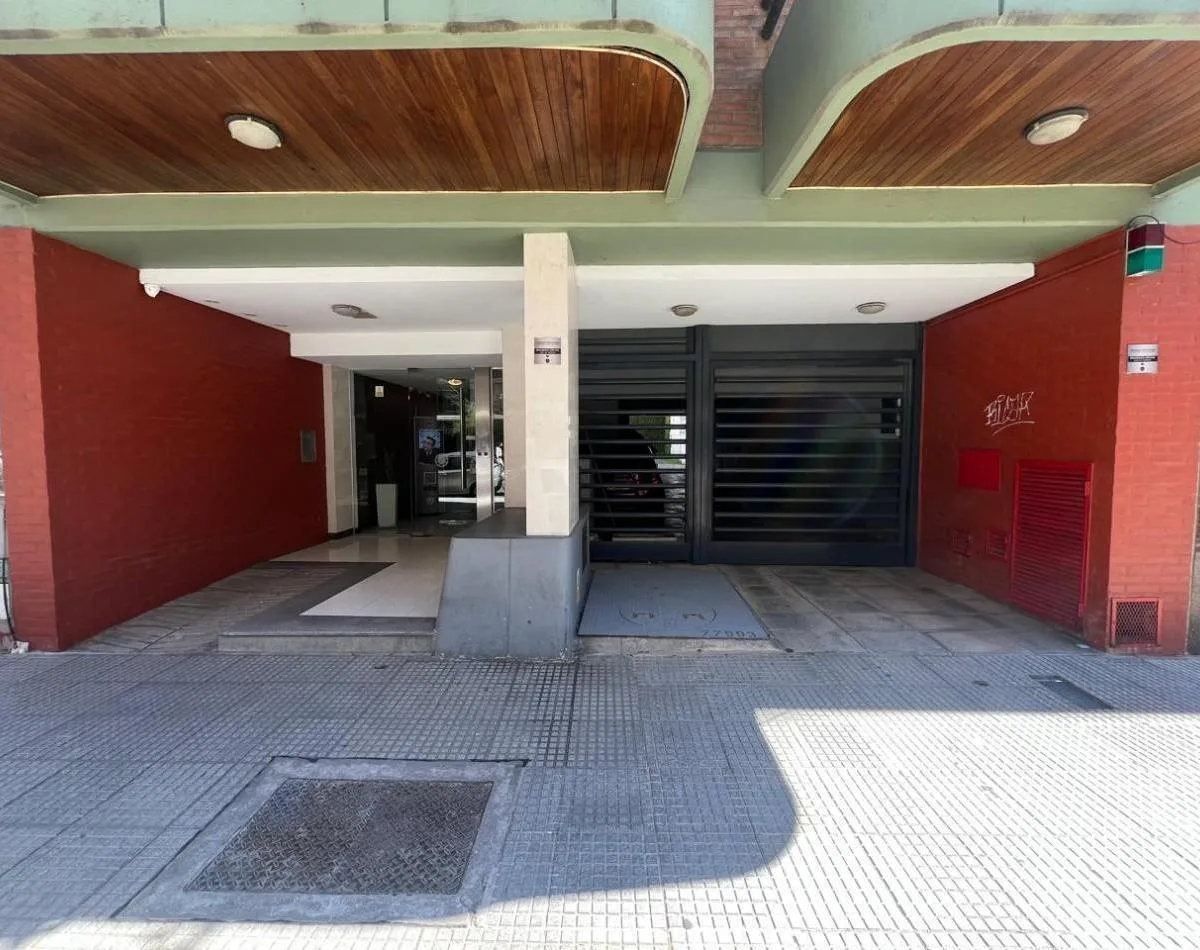 Monoambiente Devidido Frente Balcon Colegiales Alquiler