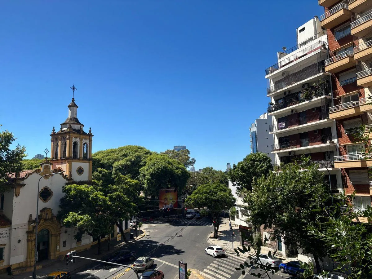 Av Luis Maria Campos 250 - Excelente 4 Ambientes en Esquina T/luz - Cochera Fija