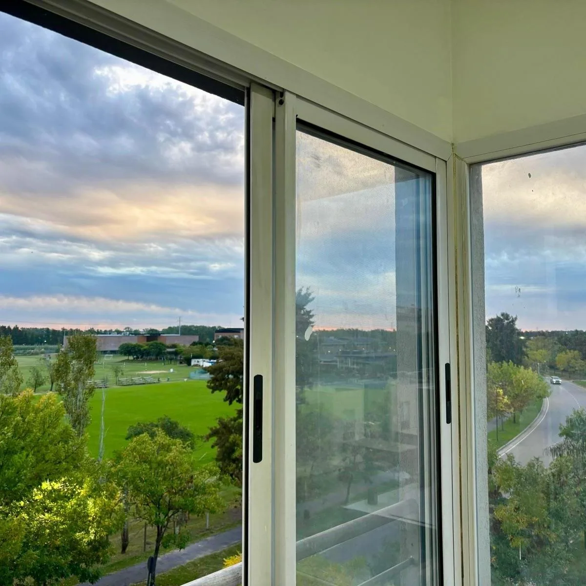 Two-room apartment with parking in Nordelta