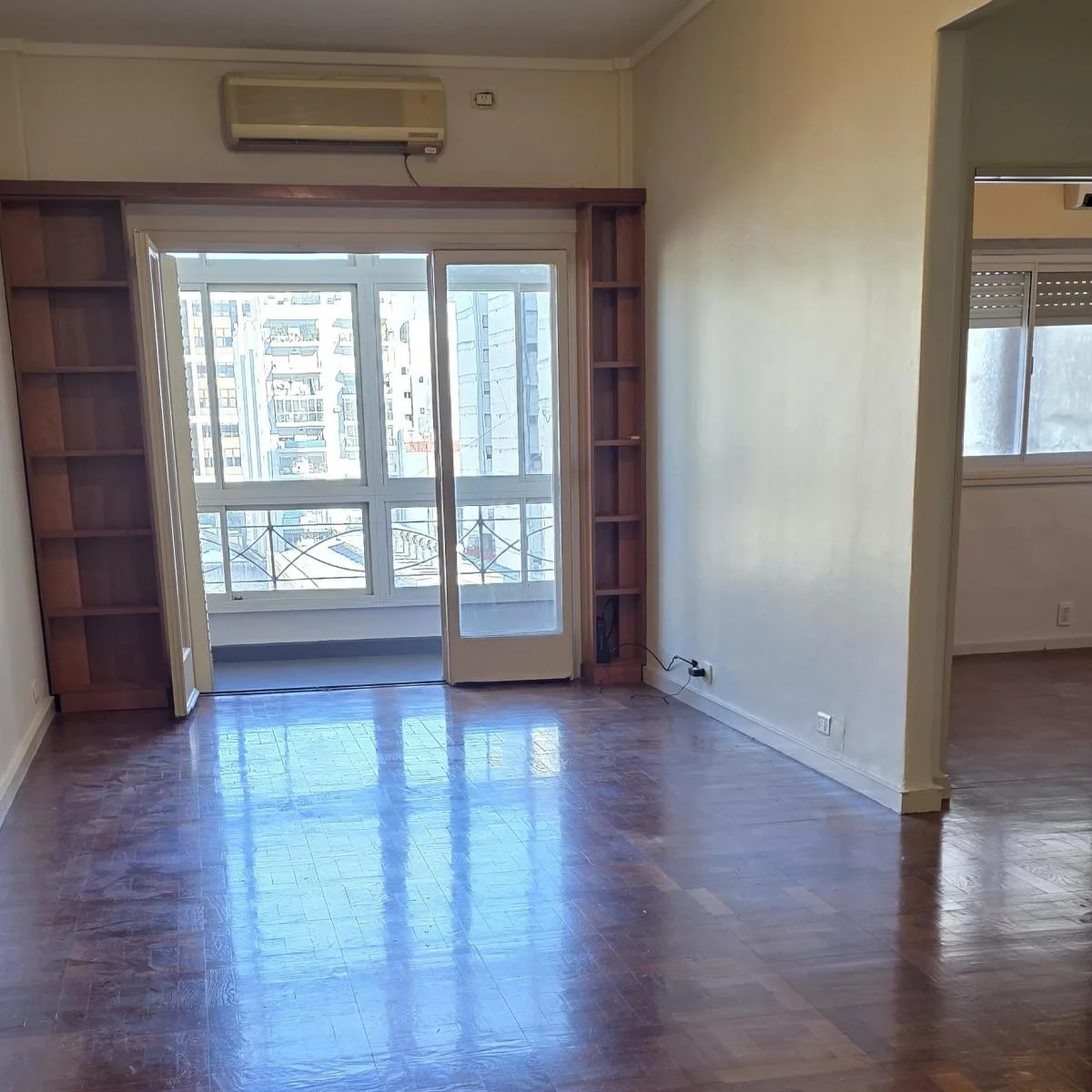 Hermoso Depto Muy Luminoso, Reciclado a Nuevo, Bajas Expensas C/balcon Cerrado