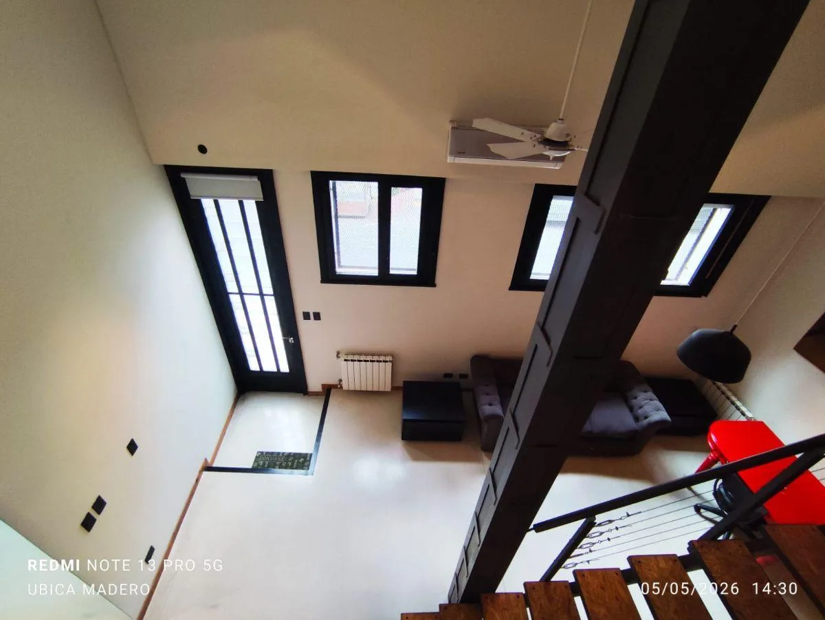Departamento Restaurado a Loft de 70 m&sup2; con 1 Dormitorio en Alquiler en San Telmo