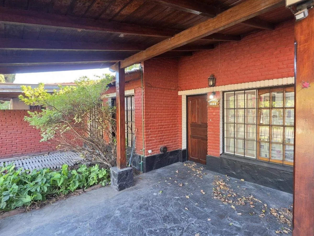Three-bedroom house in Ituzaingó