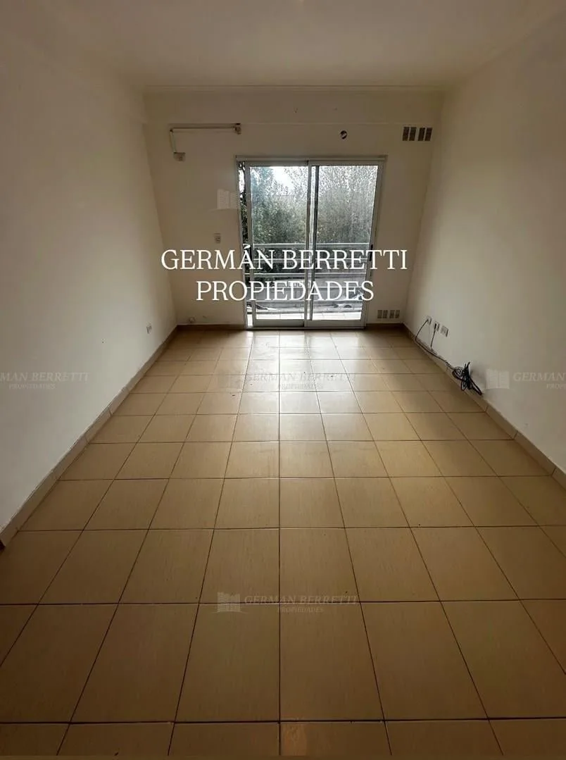 Departamento de 2 ambientes con cochera en Lanús Oeste