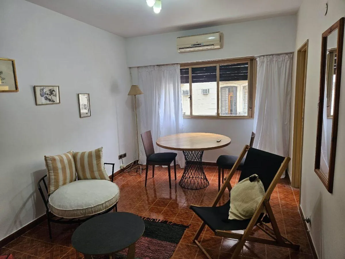 Departamento Temporario 1 Amb en Centro - Peron y Montevideo