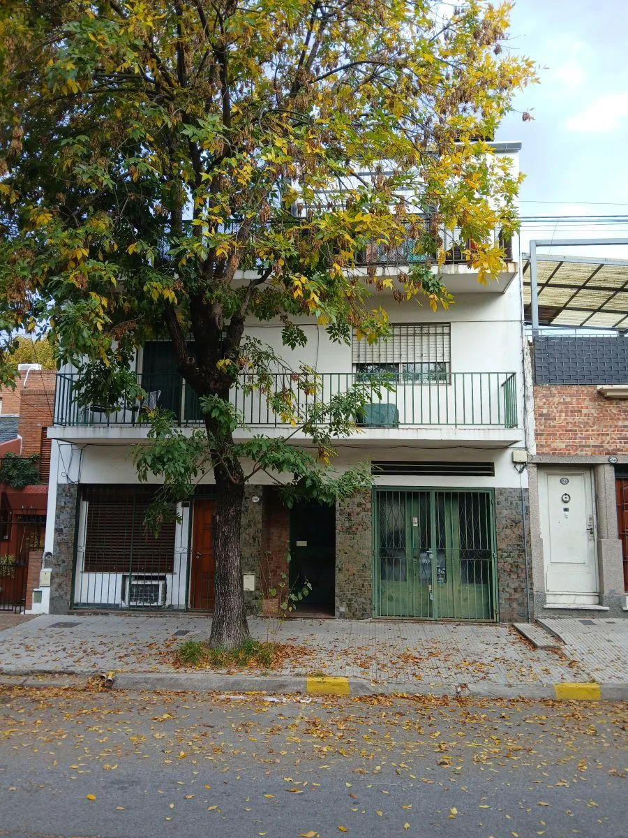 Excelente 3 Amb con 3 Patios, Parrilla, Toilete, Lavadero, Luminoso