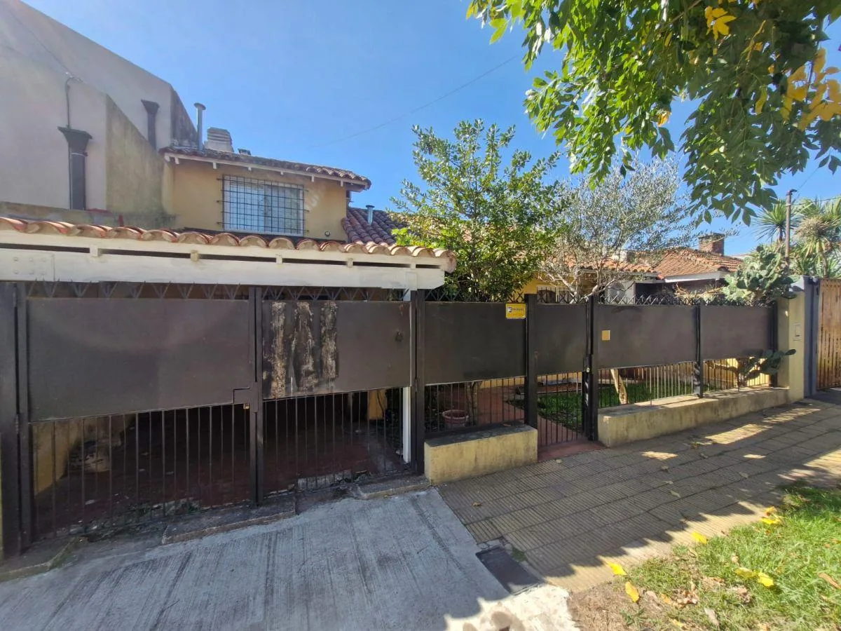 Chalet de 3 Dorm., 2 Baños, Quincho Parrilla, Jardín