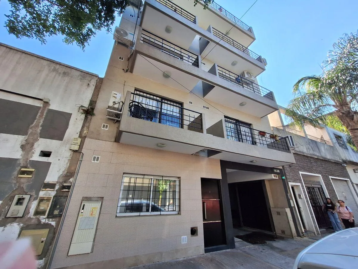 Departamento de 2 Amb con Balcon Al Contrafrente