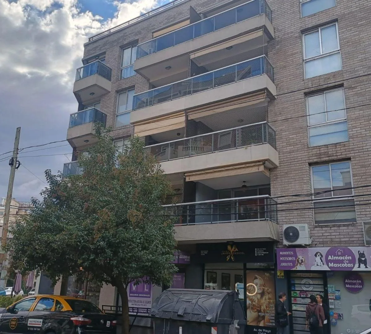 Departamento de 4 ambientes con cochera en Ramos Mejía