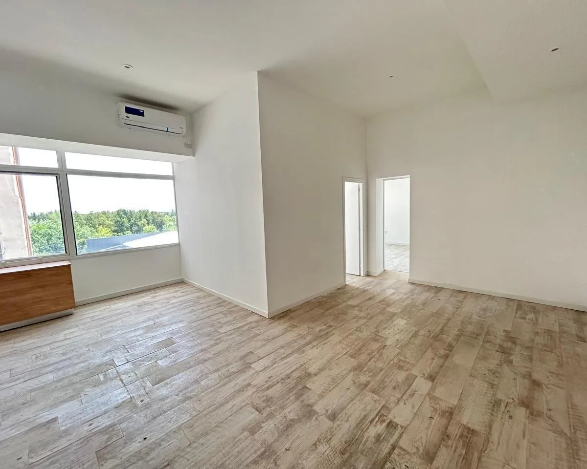 Apartamento de dois quartos em Tigre