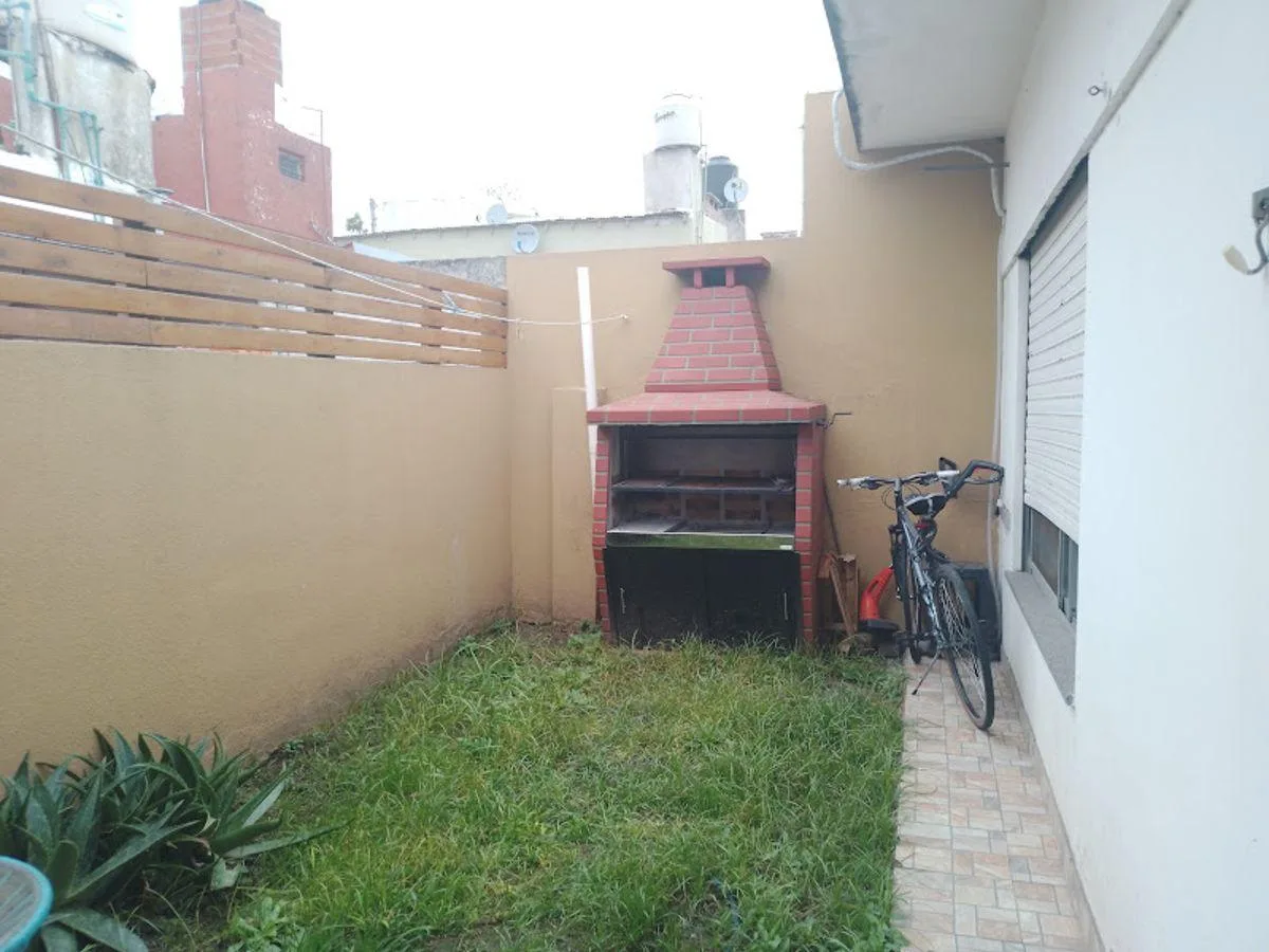 Alquiler PH amueblado por Inmobiliaria 2 Amb 1 Dorm Jardín y Parrilla en Wilde