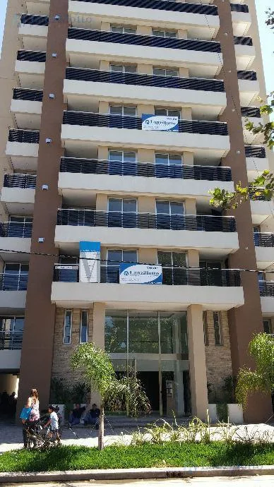 Two-bedroom apartment in Lanús Este