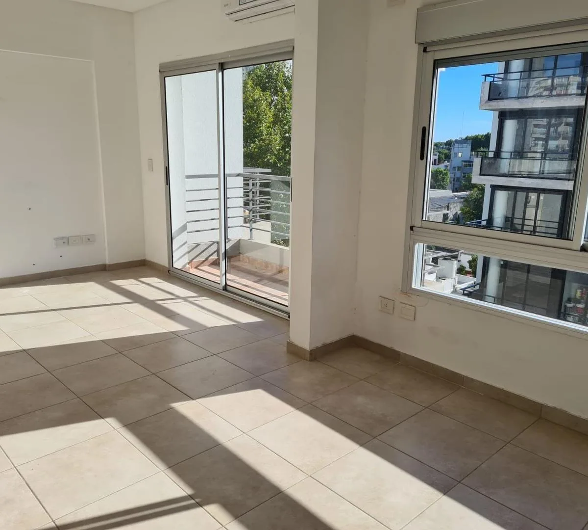 Квартира-студия с балконом в Villa Luro