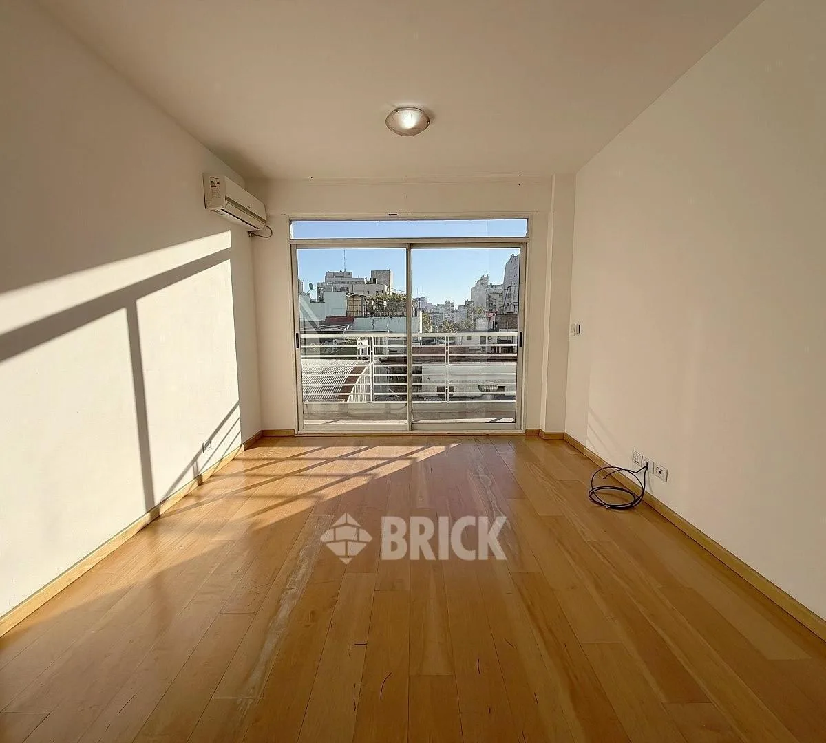 Humberto 1° Al 2000 - Impecable Balcon Vista Abierta Todo Sol Full Amenities