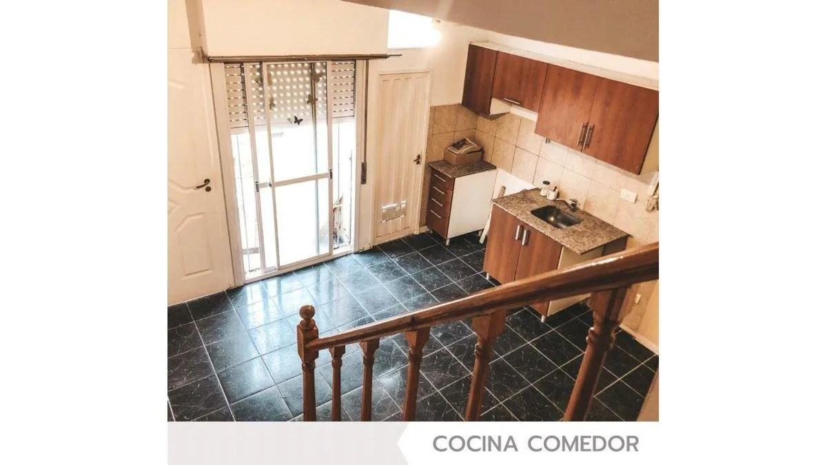 Duplex de 3 Amb. con Cochera/balcón/lavadero