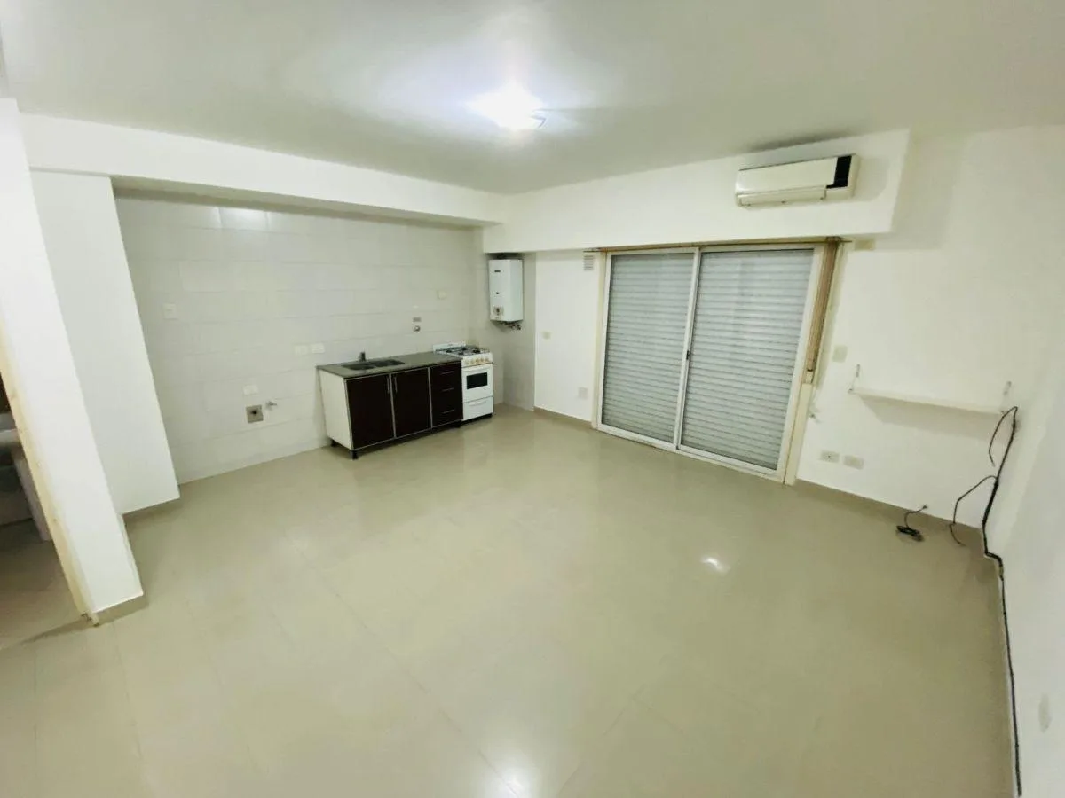 Monoambiente de 35 m&sup2; en Alquiler en Floresta Sur