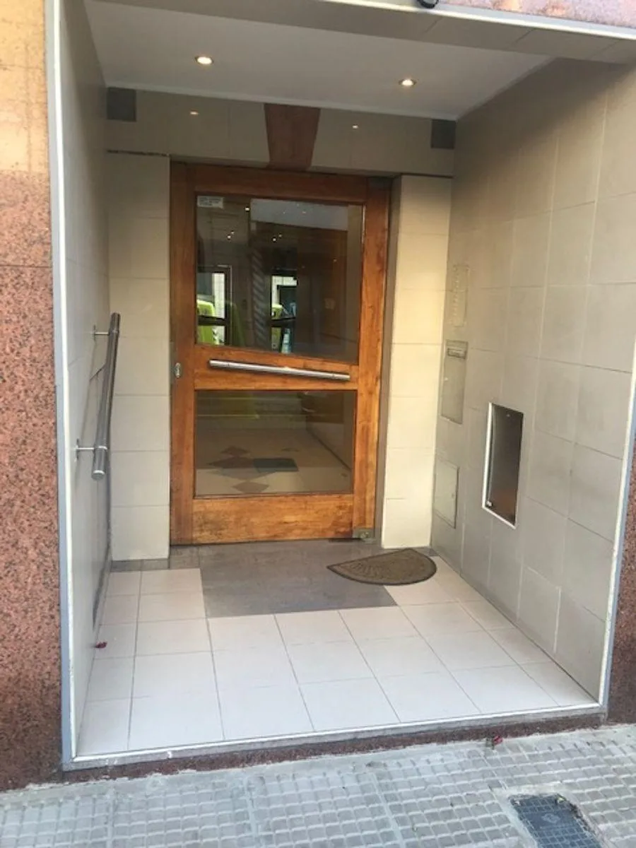 3 Ambientes Al Frente con Patio y Lavadero