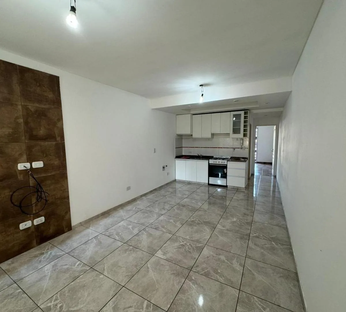 Departamento 2 Ambientes con Cochera en Alquiler en Ramos Me