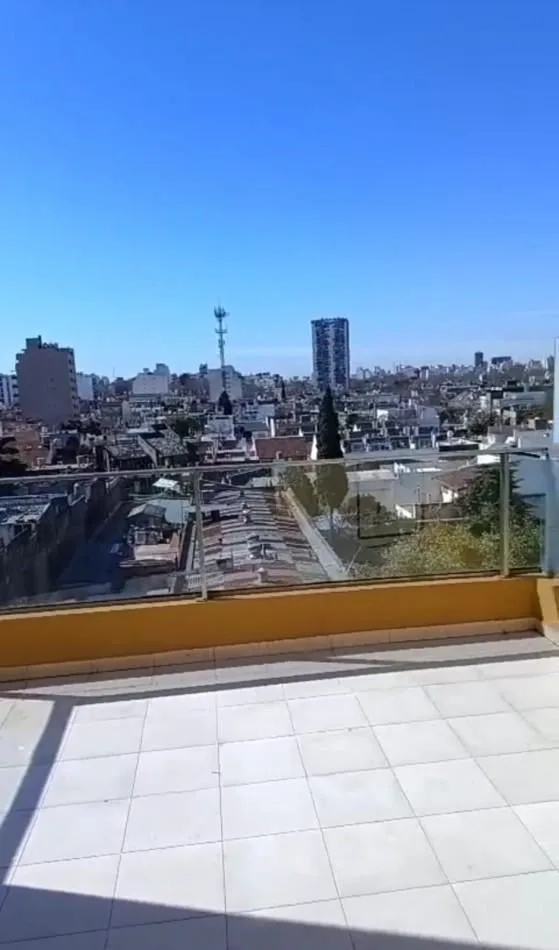 Kitnet com varanda e ventilação dupla em Villa Santa Rita