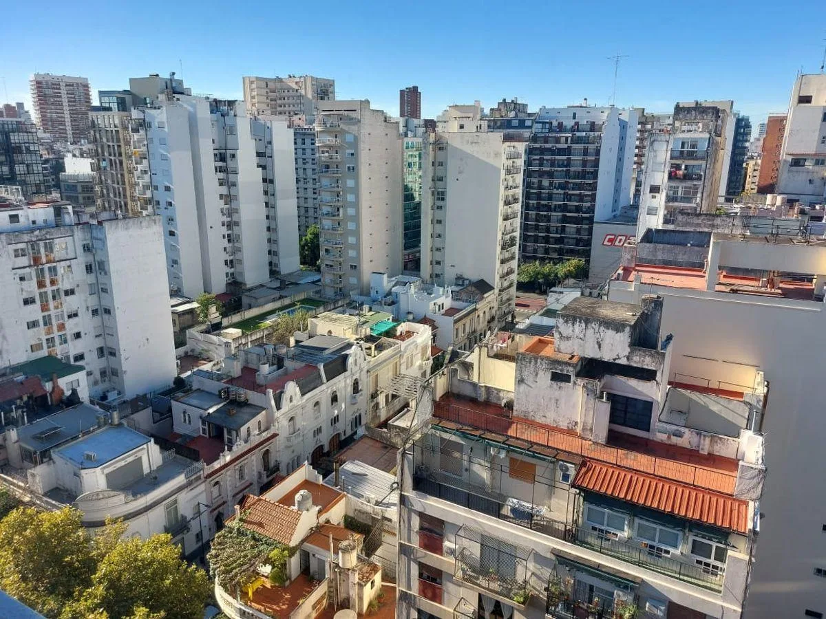 Piso Alto 2 Ambientes Vista Abierta, Todo Externo Lleno de Luz y Sol Impecable!
