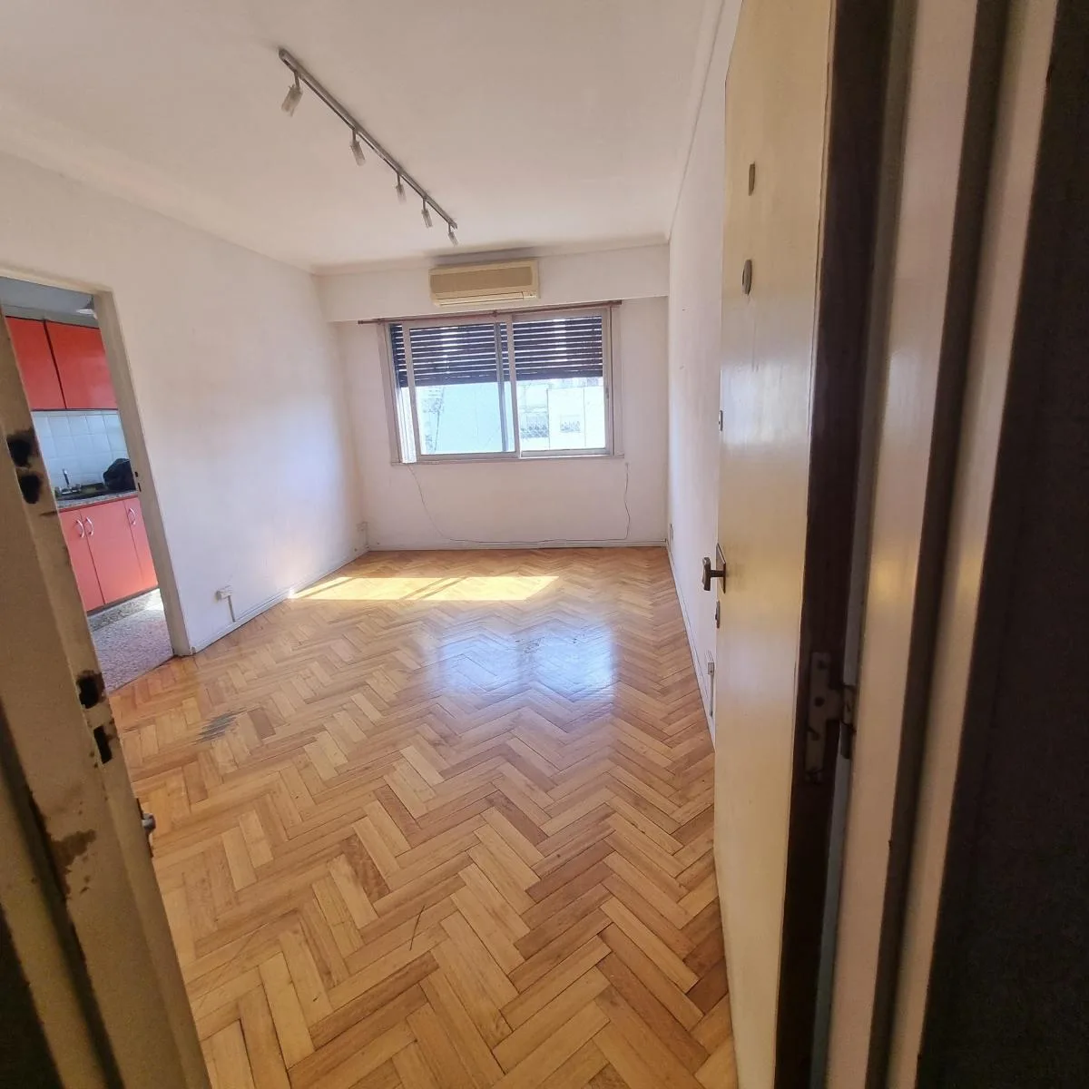 Dto. 2 Ambientes, Contrato con Escribania, Seguro Caucion, Muy Lu
