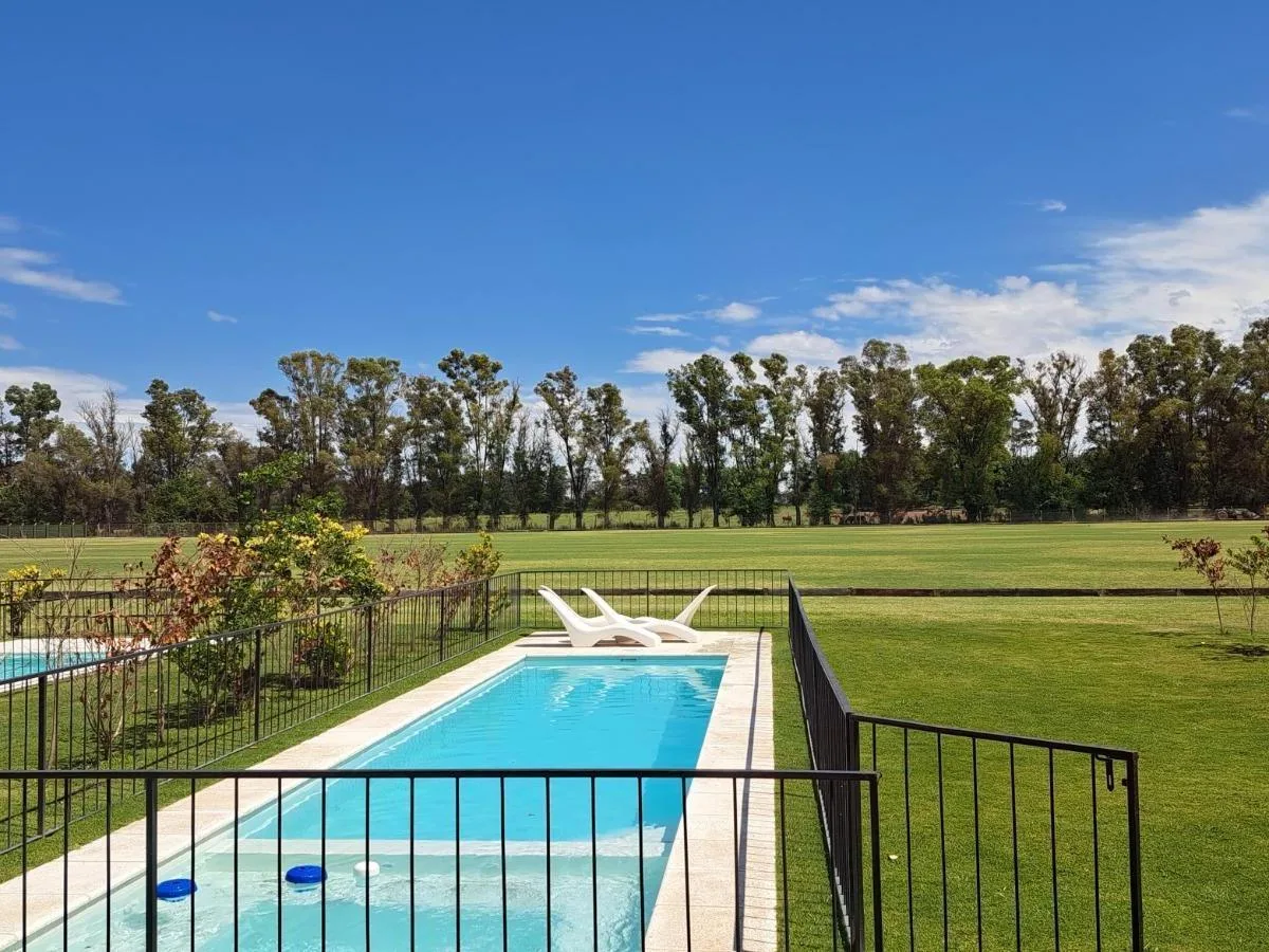 Departamento Alquiler Duplex 5 Ambientes con Parrilla, Jardin y Pileta La Cañada Polo Club