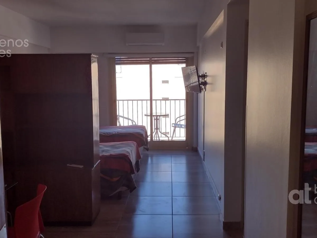 One-bedroom apartment with balcony in Almagro