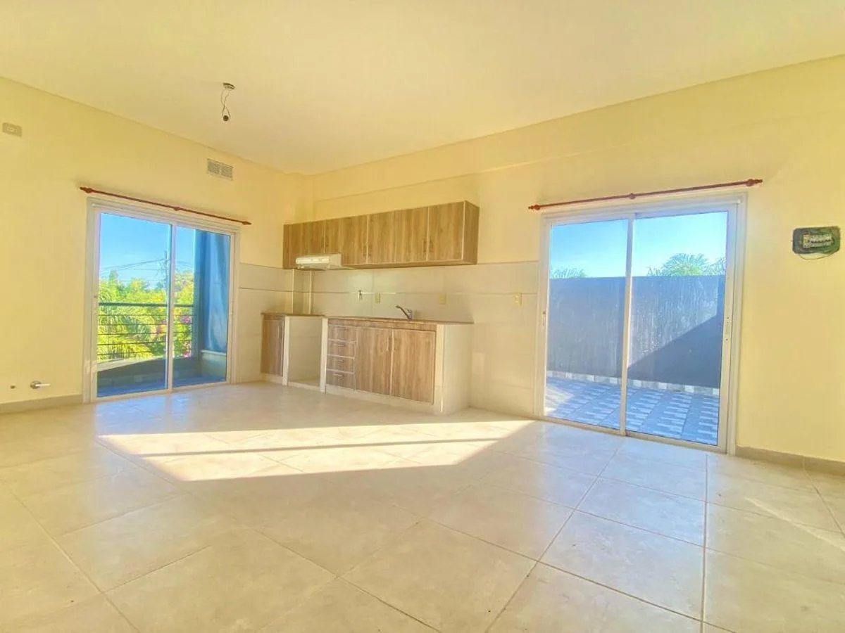 Departamento 2 Ambientes con Terraza en Alquiler en Ituzaingó Sur