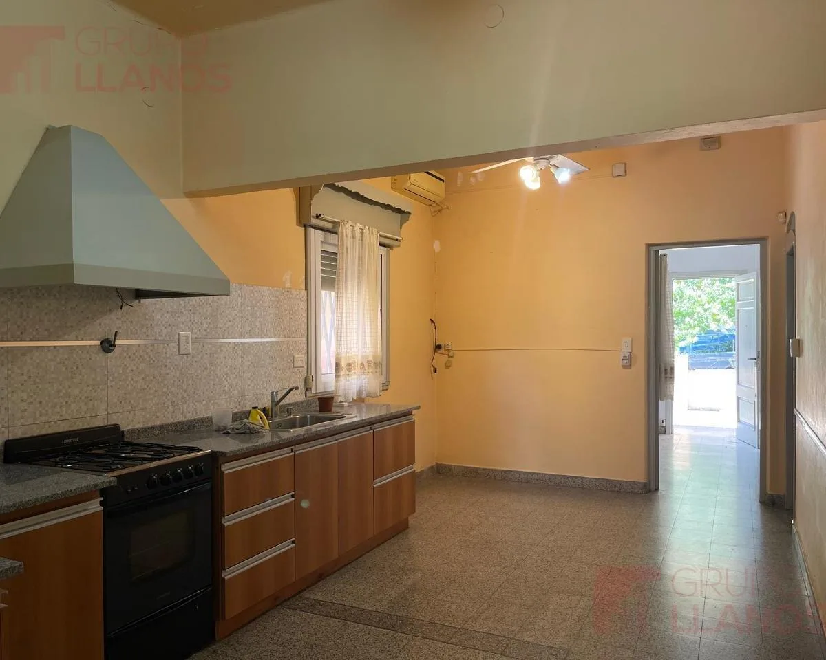 Two-bedroom house in Luján