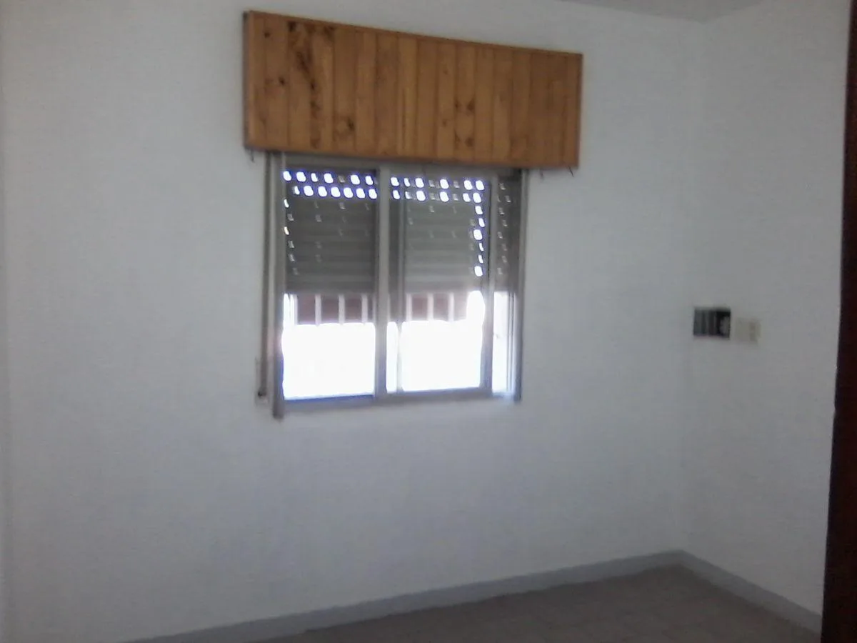 Apartamento de 1 quarto com pátio em Lanús