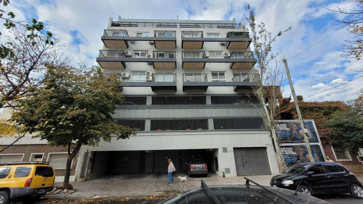Espectacular Monoambiente con Patio Interno Luminoso 3er Piso