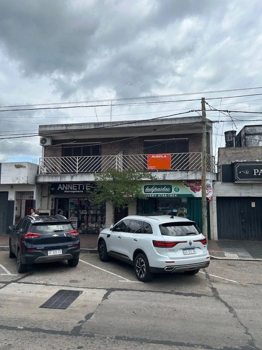 P. H. 2 Amb. Planta Alta Frente. Av Avellaneda N° 3085, Virreyes