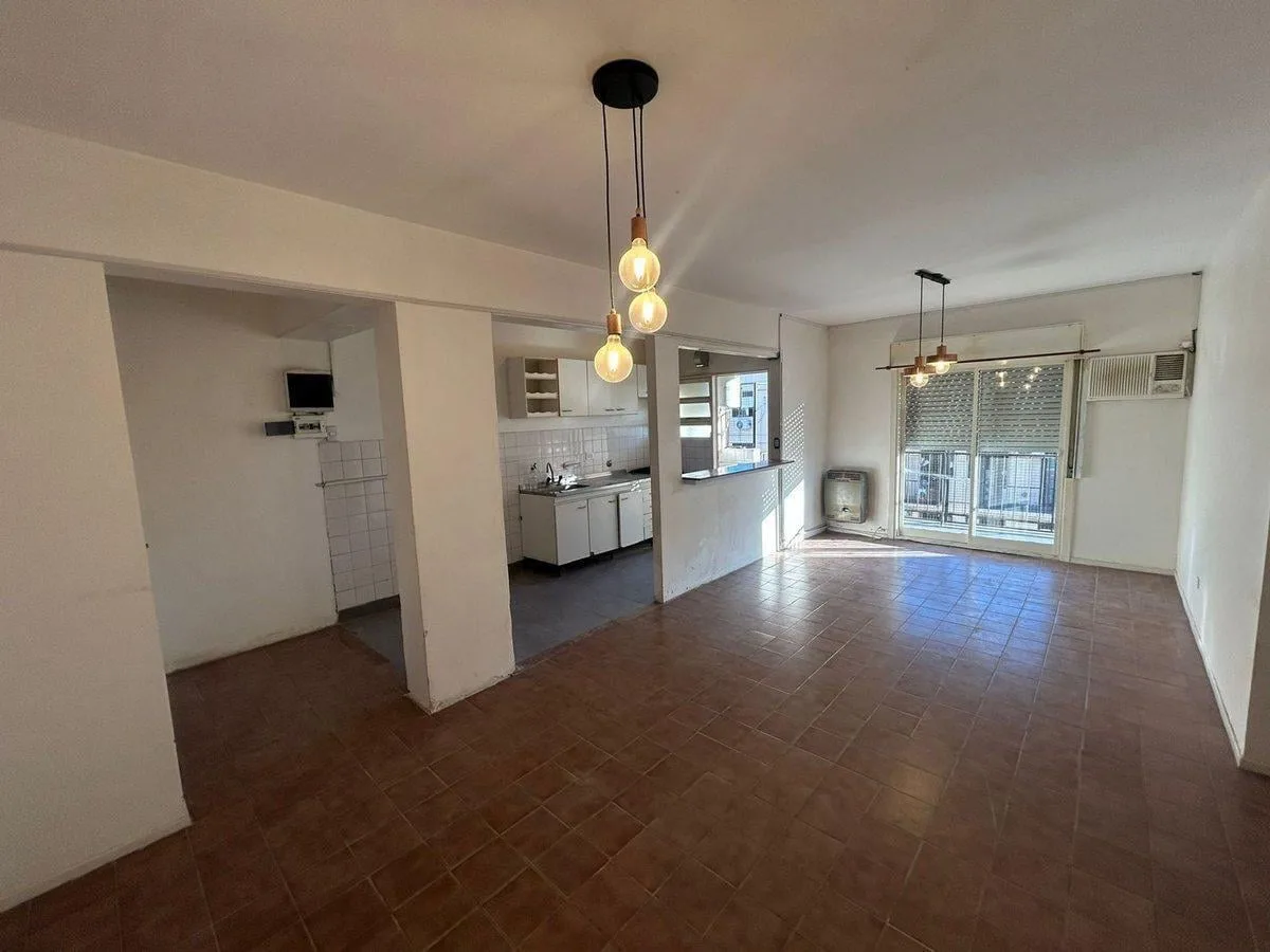 Three-bedroom four-room apartment in Ciudadela
