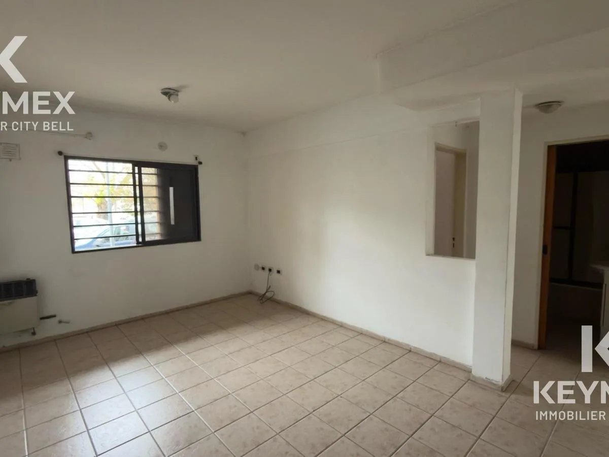 Departamento un Dormitorio con Cochera y Patio en Alquiler en La Plata
