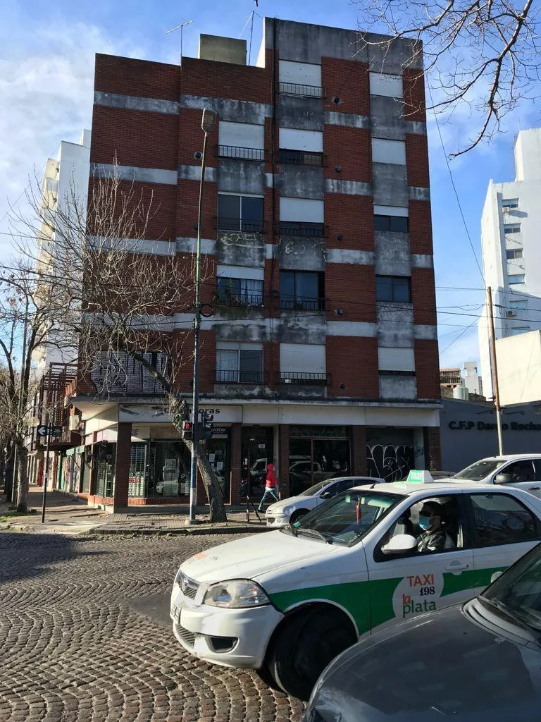 Apartamento de três ambientes em La Plata