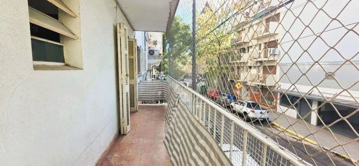 Two-room apartment with balcony in Belgrano