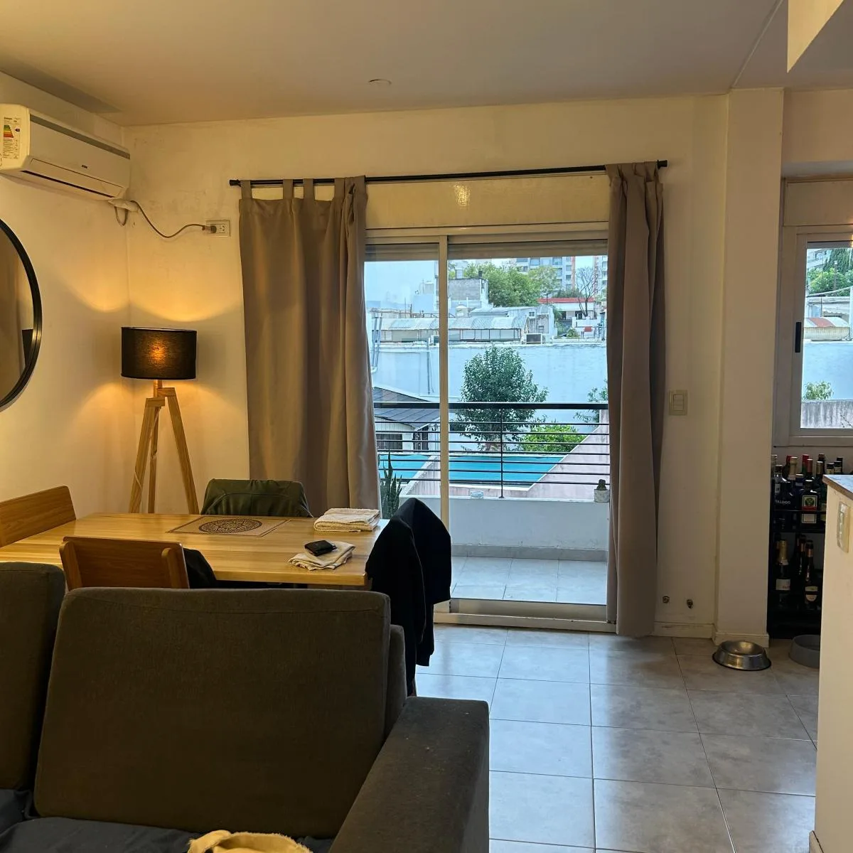 Apartamento de dois ambientes sem mobília em Villa Urquiza