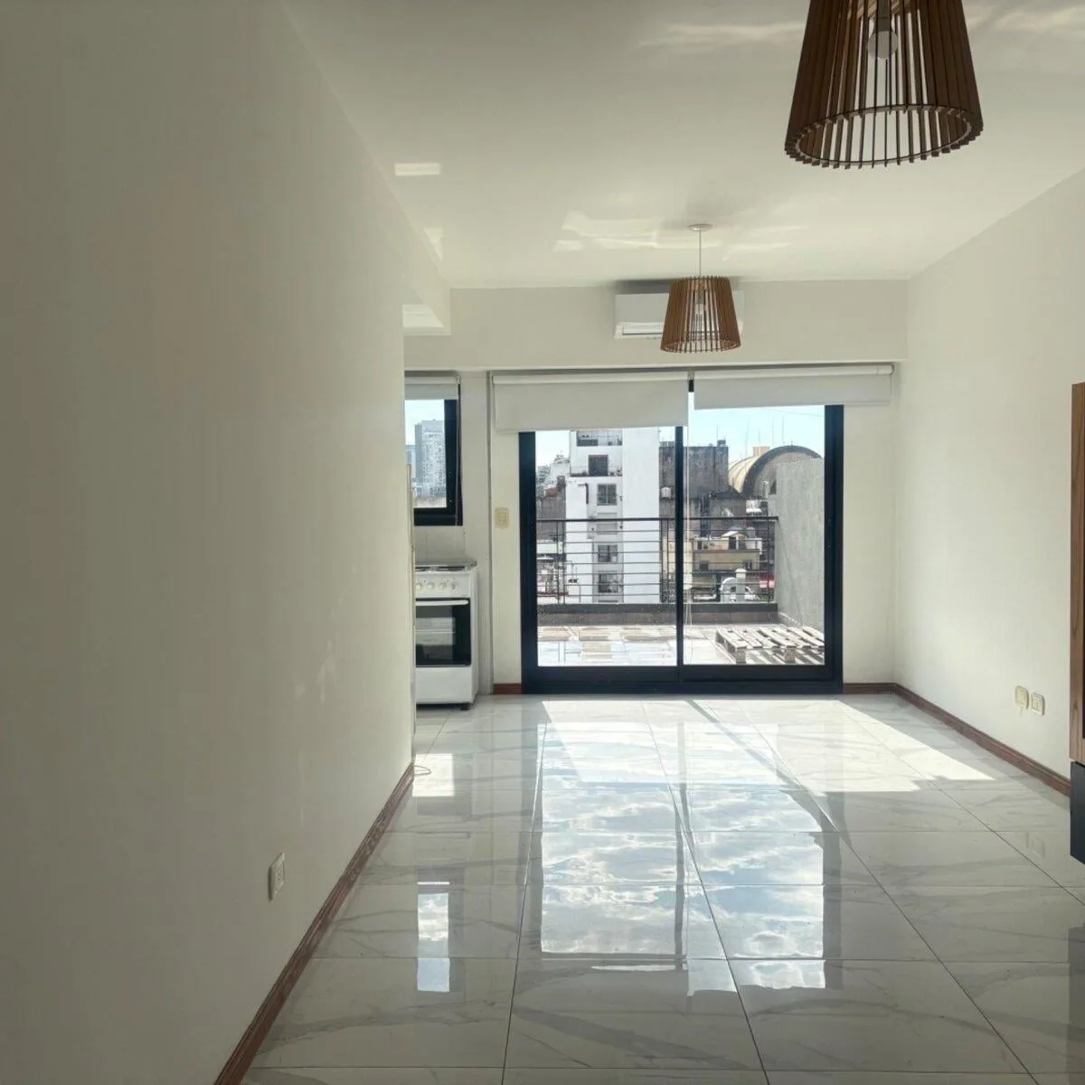Alquiler Monoambiente con Terraza en Abasto