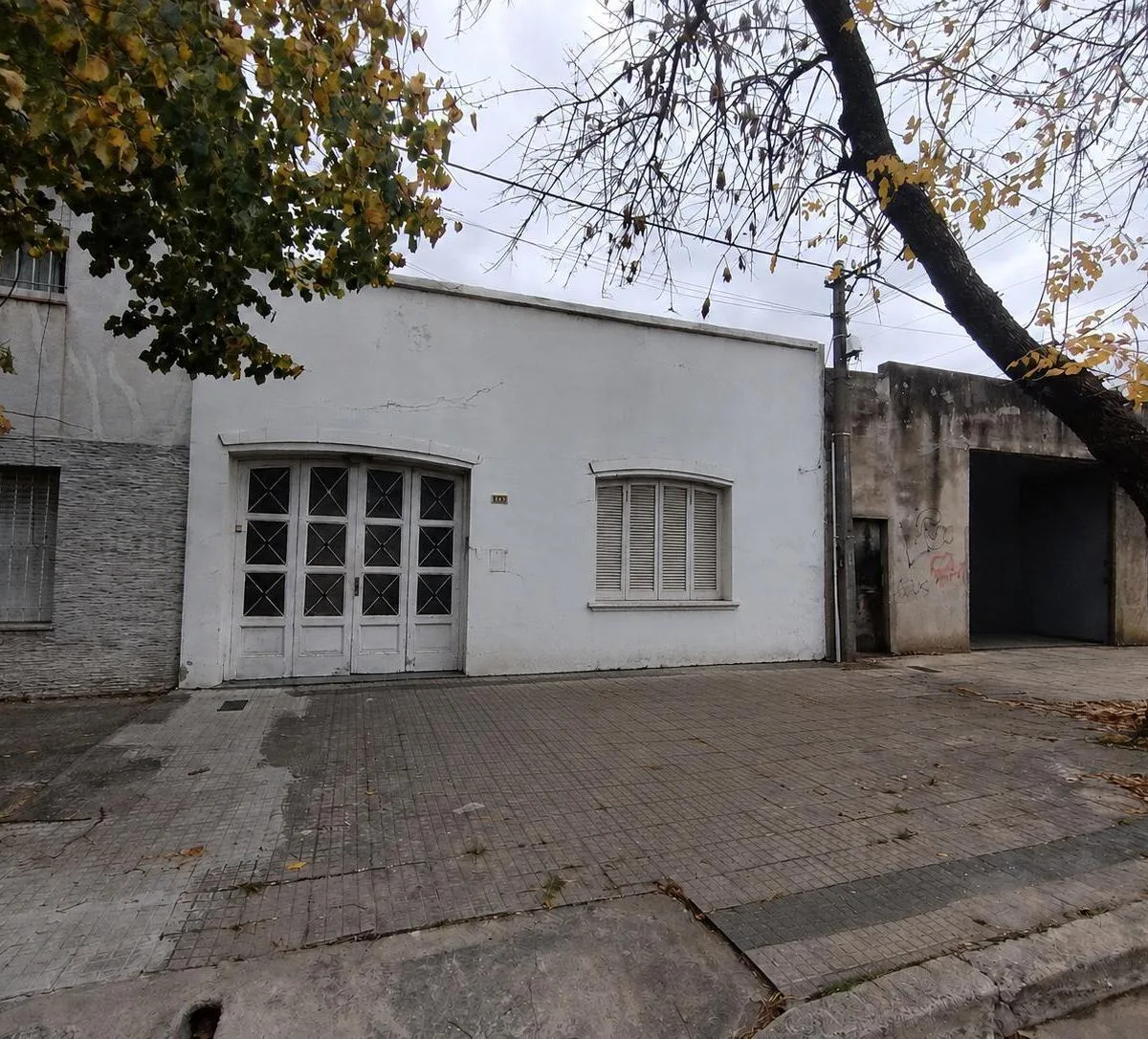 Casa en Alquiler - 3 Dorm. 2 Baños - La Plata