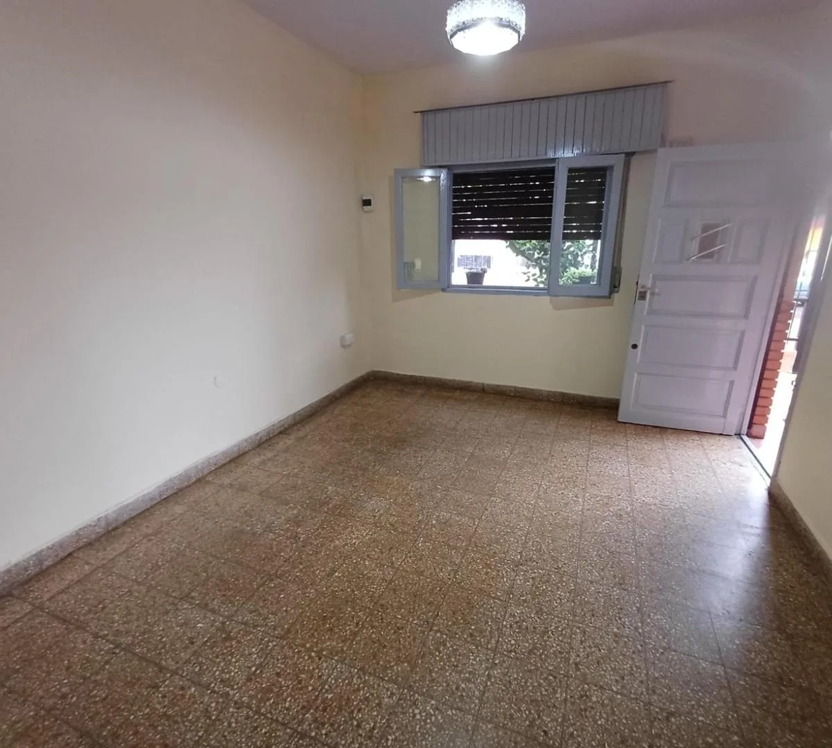 PH de três ambientes em Villa Dominico
