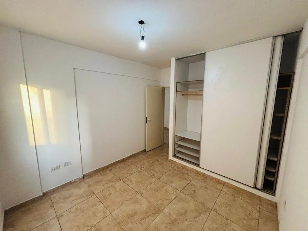 Two-room apartment with parking in Caseros