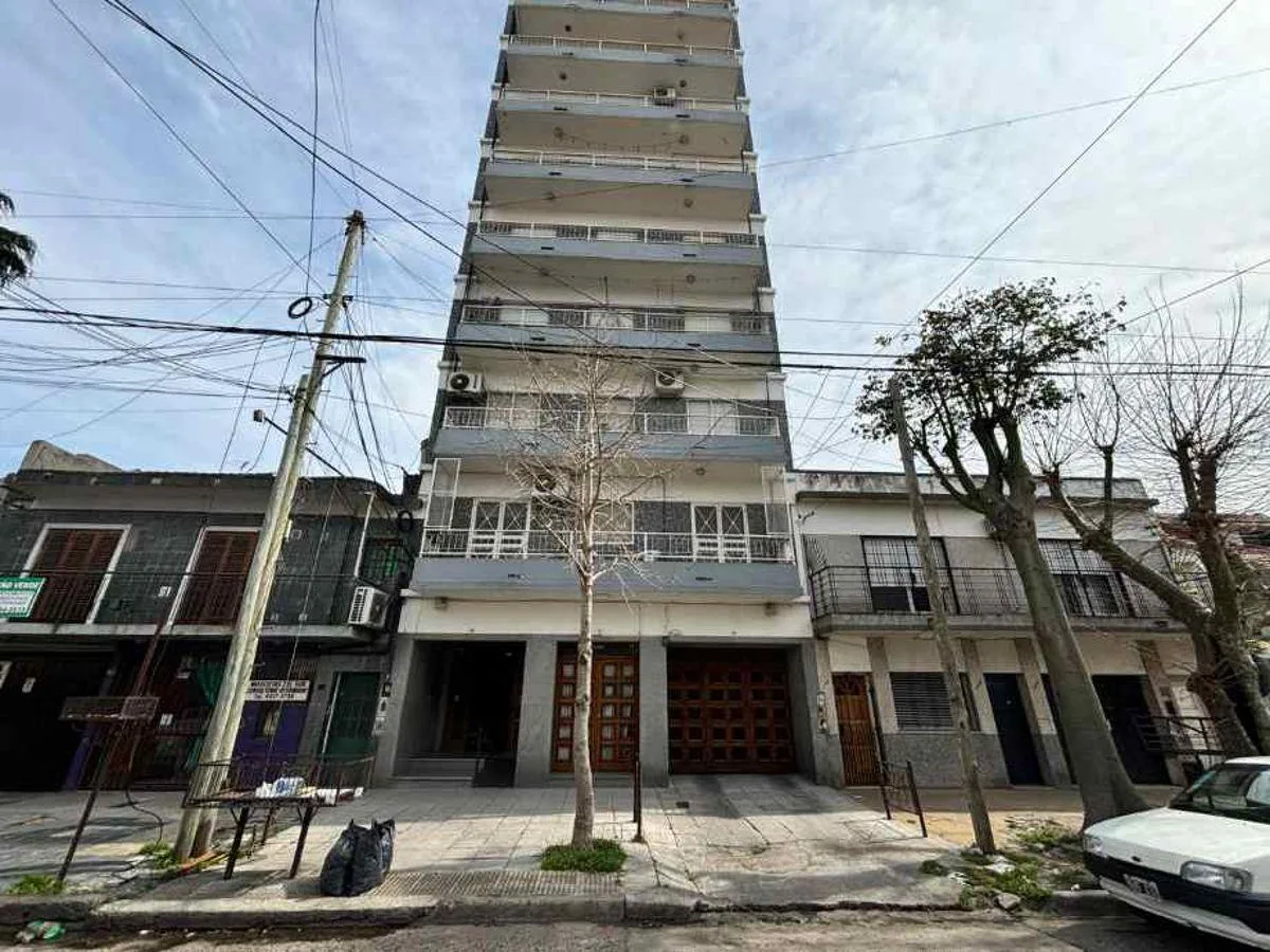 Monoambiente Dividido en Excelente Ubicación - Wilde Centro