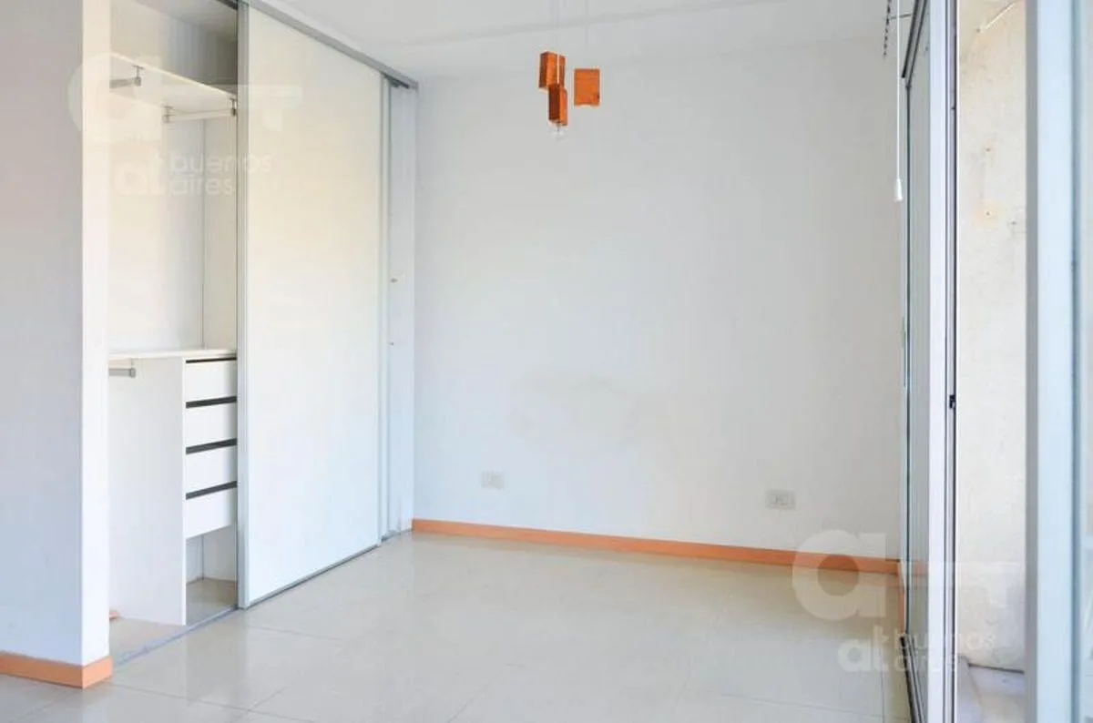 Alquiler Amplio Monoambiente Villa Crespo con Balcón Al Frente con Expensas Incluidas