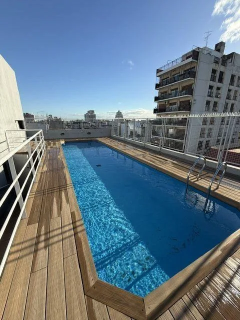 Monoambiente con balcón y amenities