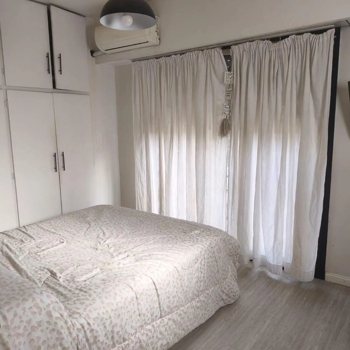 Three-bedroom house with garage in Lanús