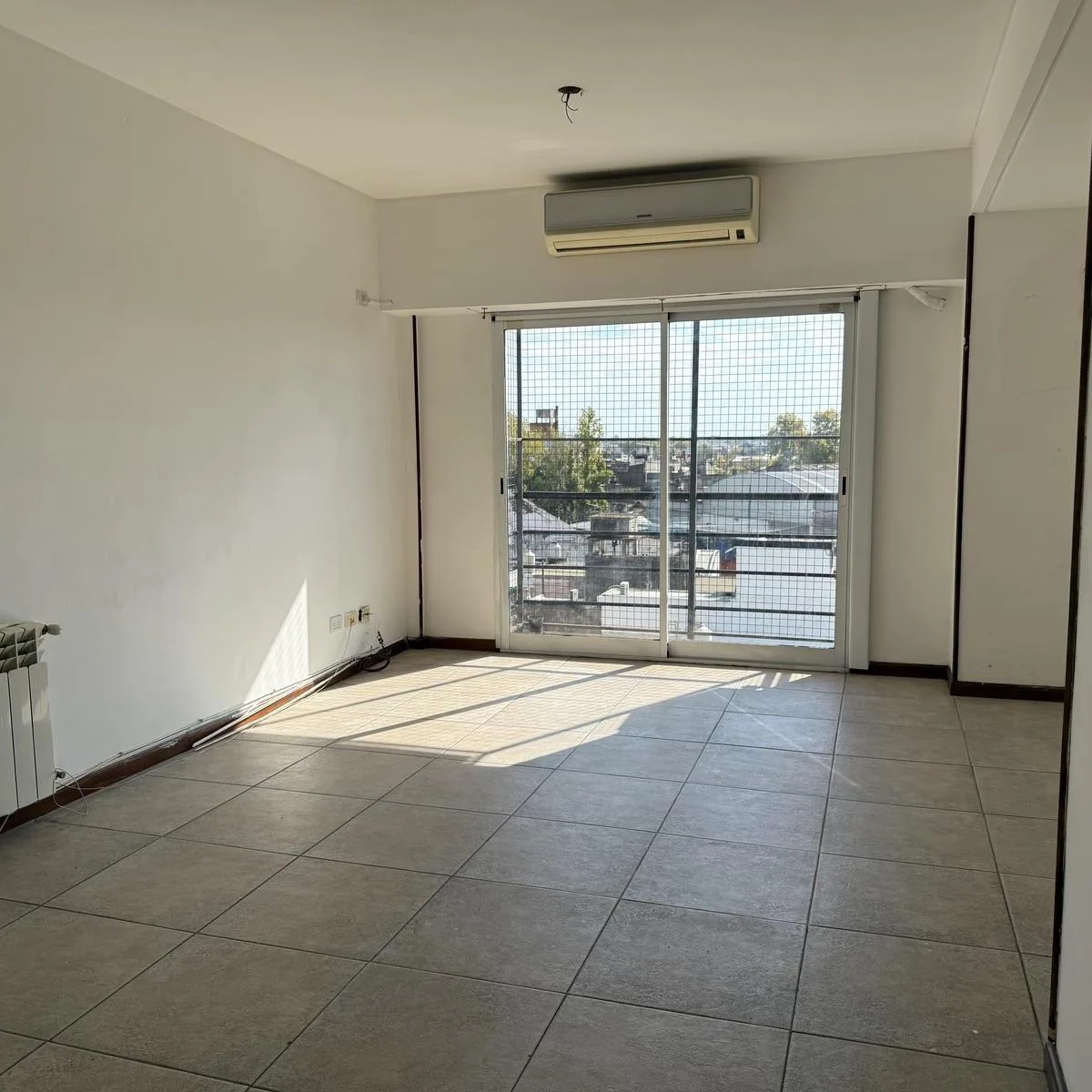 Alquiler Departamento 2 Ambientes con Cochera en Saenz Peña