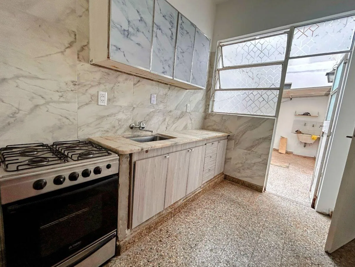Departamento de 42 m&sup2; con 2 Ambientes Luminosos Mas Patio en Alquiler en Saavedra