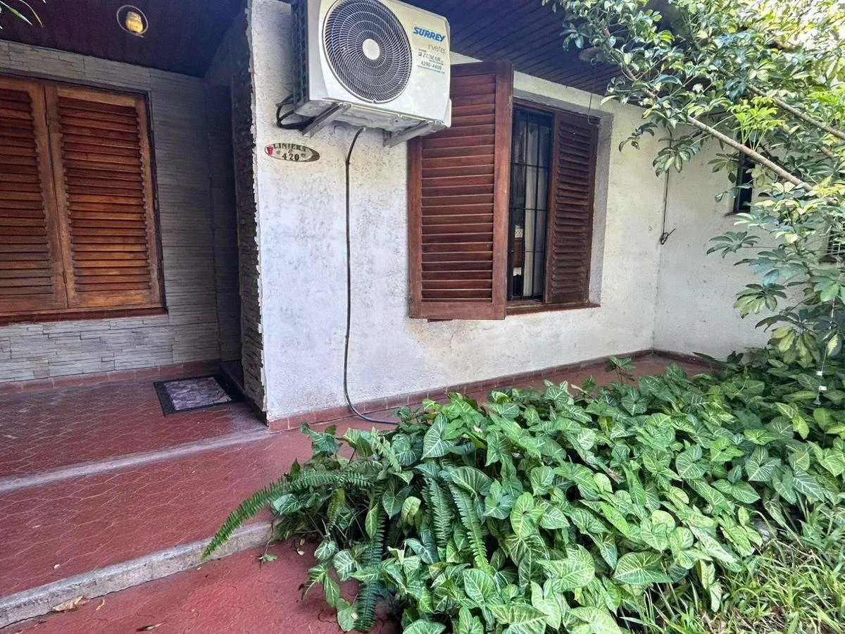 Casa de 3 Dorm. y Cochera!